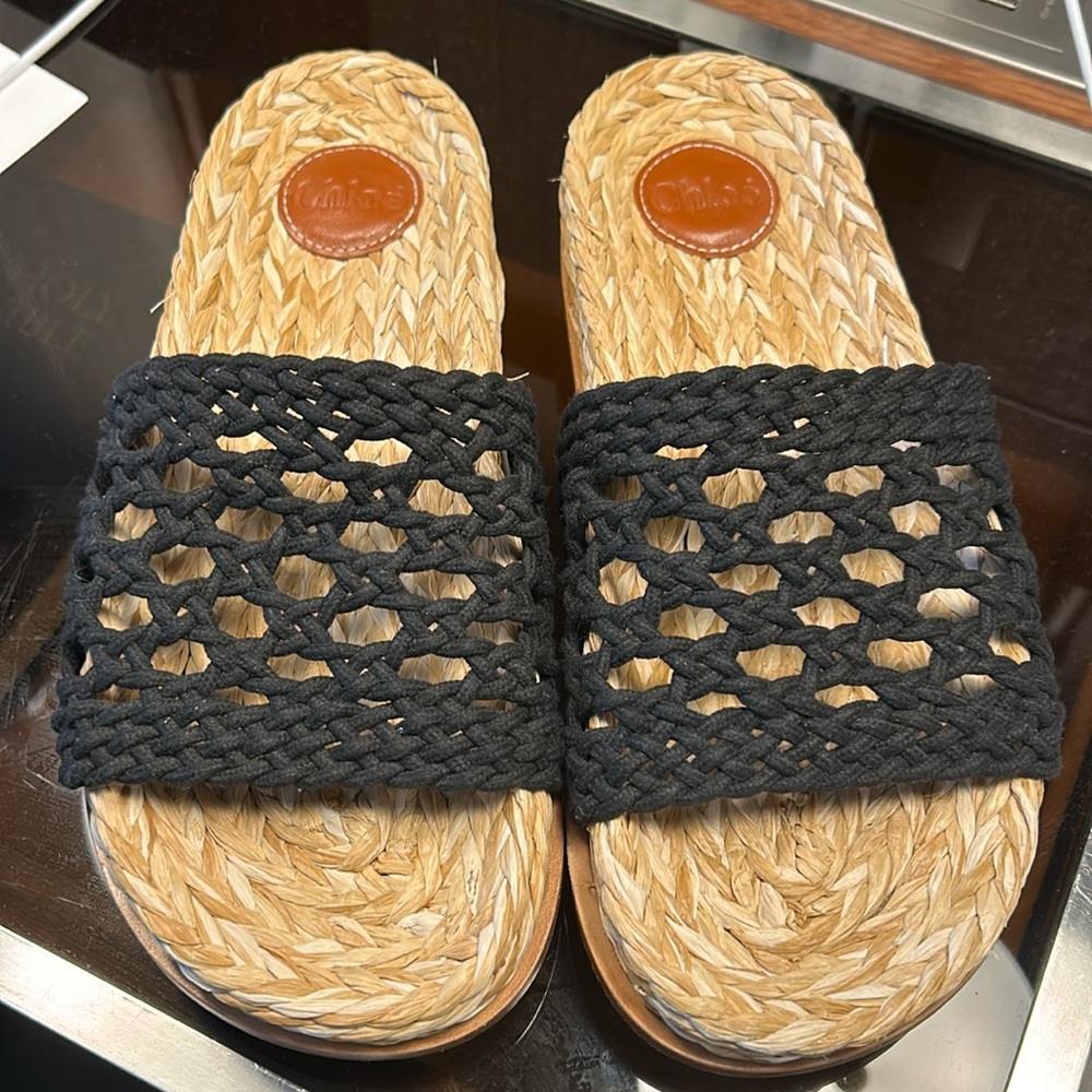 Chloe refined summer shoes Wavy flat mule, size 8, hand crafted in good conditio